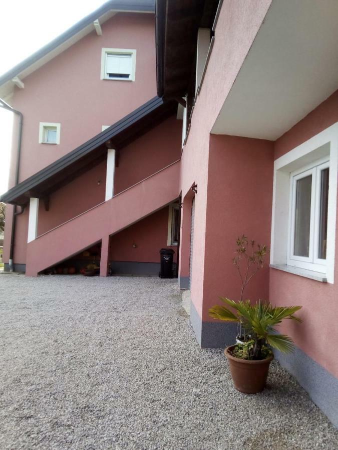 Studio Apartman Zagreb Horvati Rakov Potok Exterior photo